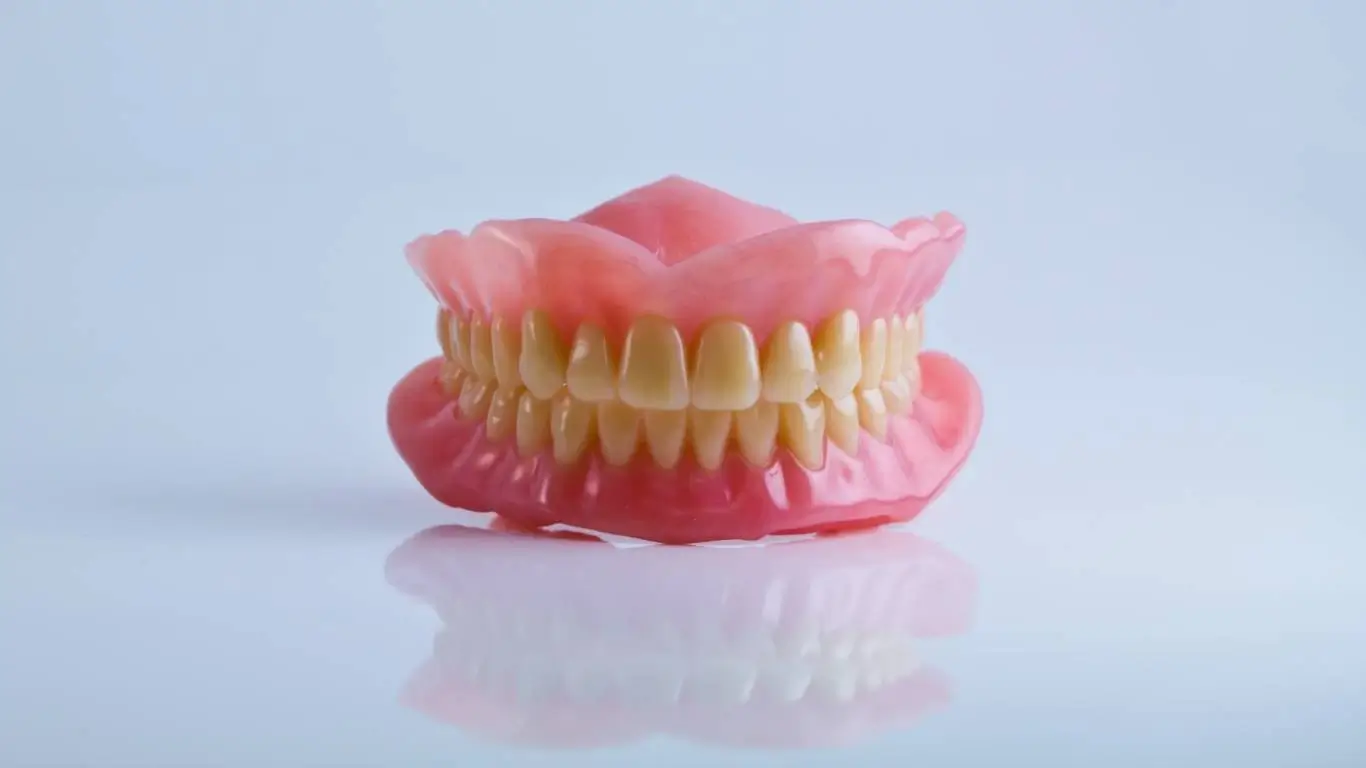 Modern Dentures: Natural, Comfortable, and Digitally Designed